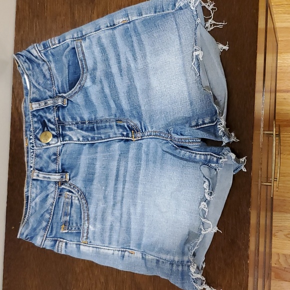 American Eagle Hi Rise Shortie - Picture 3 of 5